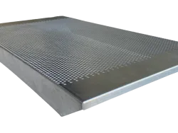 Aerated perforated galvanized sheet metal roof for D.B. Beehive 6 polystyrene frames