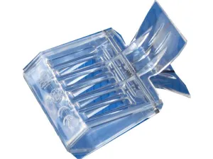 Plastic queen retainer clamp