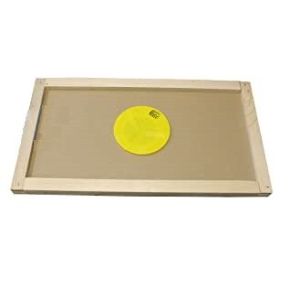 Bee escape board for d.b. 6-frame d.b. 2-way frames without ascent