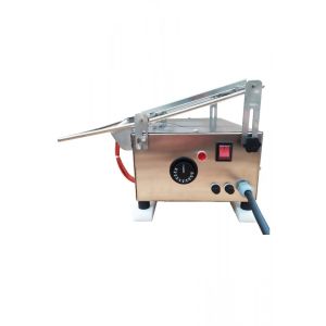 Benchtop electric uncapping machine with horizontal vibrating blade