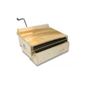 Wood pollen collector trap for d.b. beehive 6-frame cube